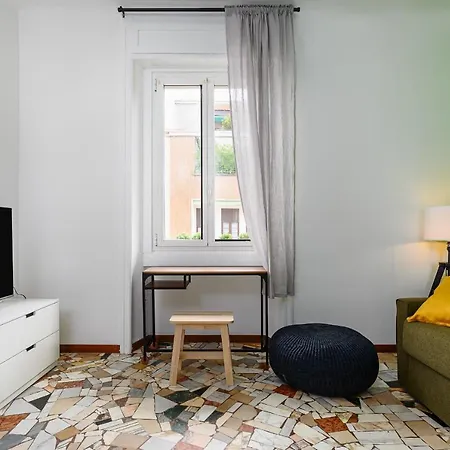Ennio 8 - Bilocale Cool Apartment Milan Exterior photo